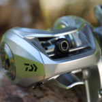 Baitcastový naviják Daiwa 25 Aird 80