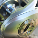 Baitcastový naviják Daiwa 25 Aird 80