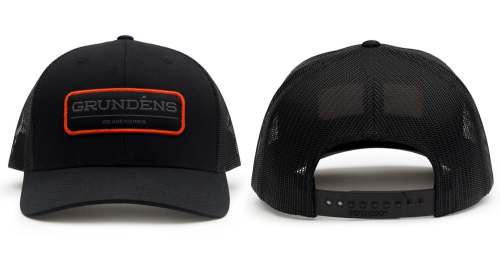 Kšiltovka GRUNDÉNS We Are Fishing Trucker - Solid Black  - barva: Solid Black